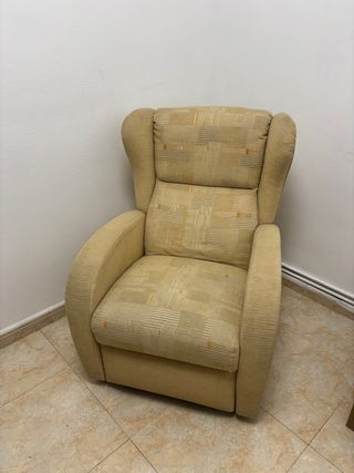 Sillón reclinable beige tela