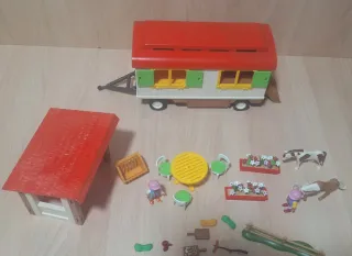 Playmobil caravana y accesorios