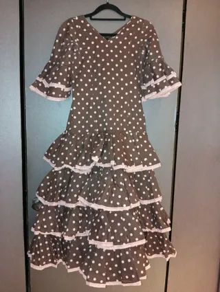 Traje de flamenca marrón lunares