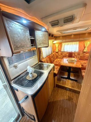 Autocaravana 6 metros /aire/enfriador/toldo/placa