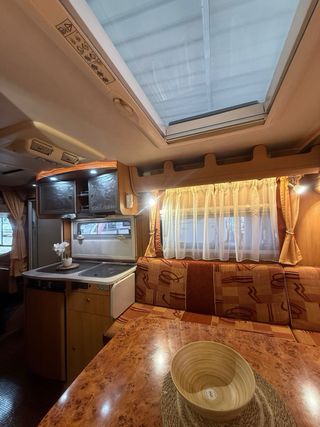 Autocaravana 6 metros /aire/enfriador/toldo/placa