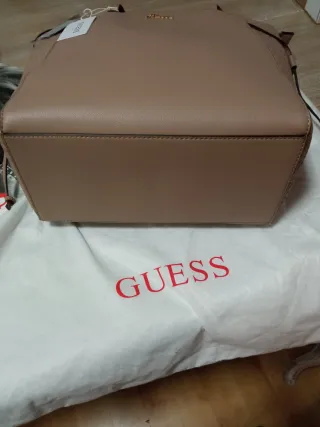 Bolso Guess color camelNuevo