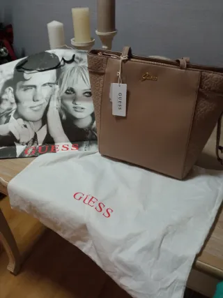 Bolso Guess color camelNuevo