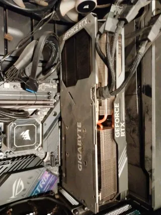 Scheda Grafica RTX 4090 + Alimentatore HX1200W