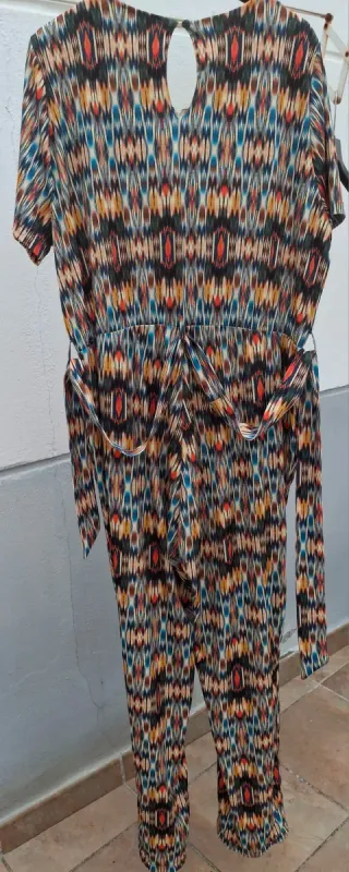 Mono estampado T L. Medidas en descripción