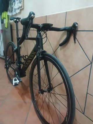 Bicicleta Carretera Canyon Aeroad Negra