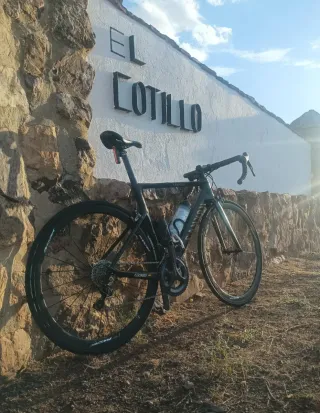 Bicicleta Carretera Canyon Aeroad Negra