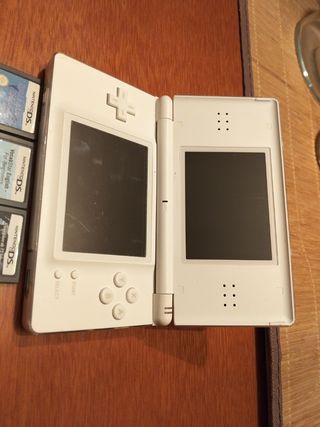 Lote Nintendo 2DS y DS Lite (Negro/Blanco)