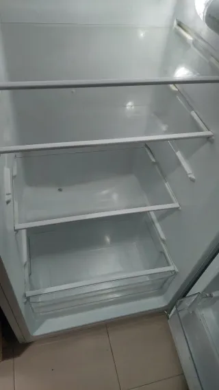 Nevera LED Teka Silenciosa