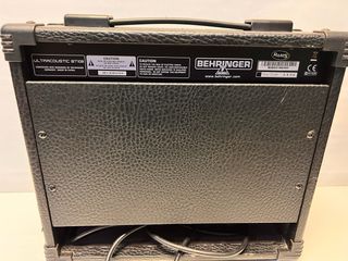 Amplificador Behringer Ultrabass BT108