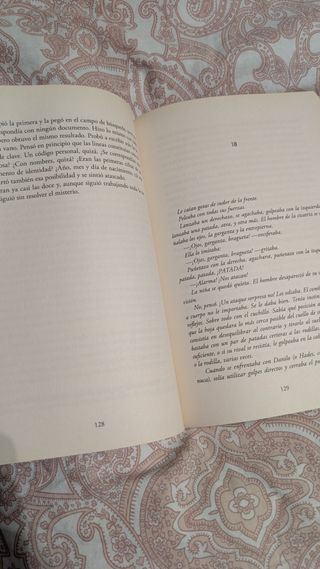 Novela Almas robadas (Spanish Edition)