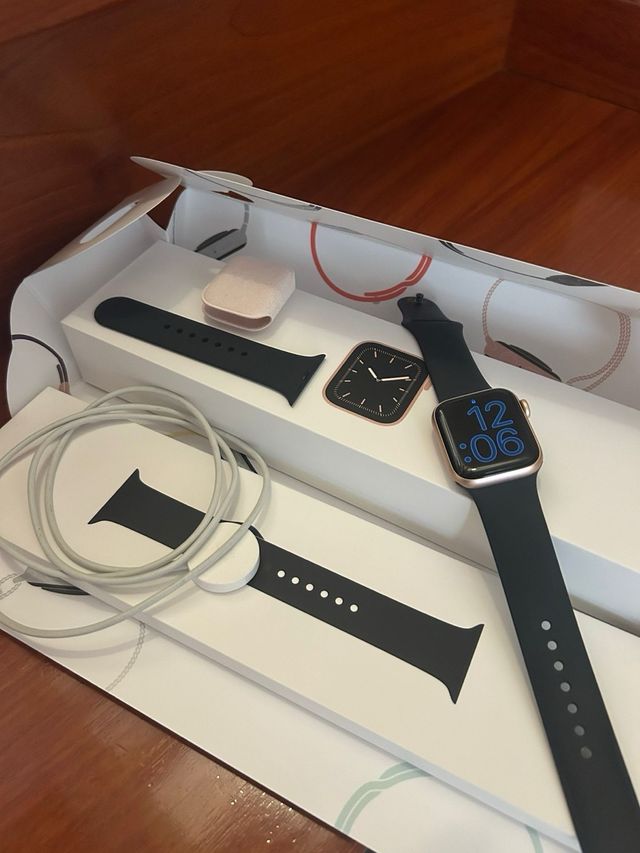 Apple Watch Series 5 (40mm)