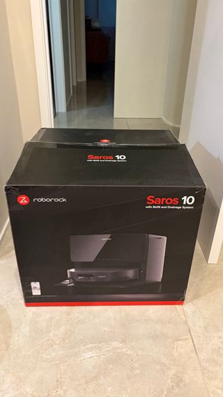 ROBOROCK SAROS 10 con sistema automático de agua