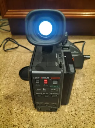 Cámara de video Sharp VL-C650S