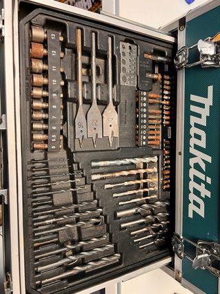 Maletín Taladro Makita con Cargador y Baterías