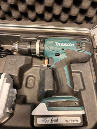 Maletín Taladro Makita con Cargador y Baterías