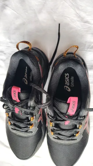 Zapatillas trail running Asics impermeables t. 38