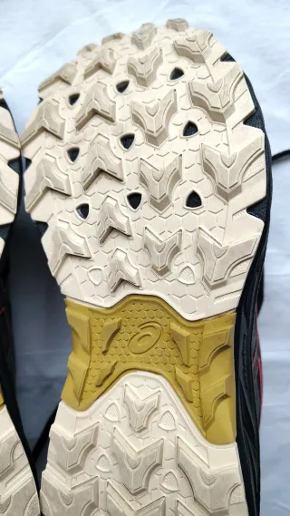 Zapatillas trail running Asics impermeables t. 38