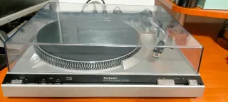 Amplificador,Radio y Plato marca Technics.