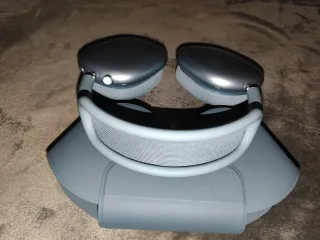AirPods Max 2025