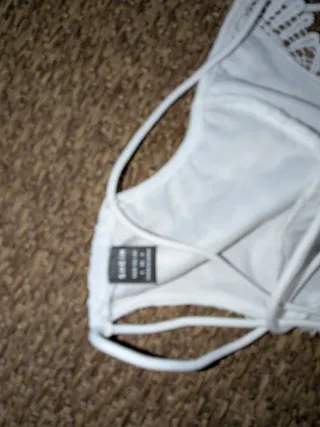 2 Top encaje blanco con tiras