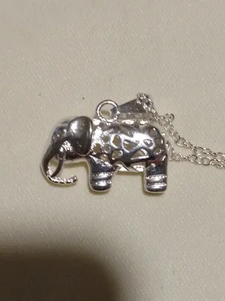 Collar plata con colgante elefante