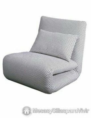 Sofá cama con patrón de lunares