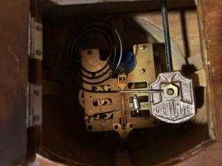 Reloj de sobremesa madera antiguo