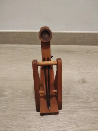 Catapulta de madera artesanal