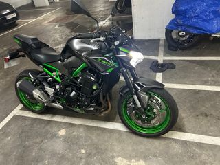 Kawasaki Z900 Moto