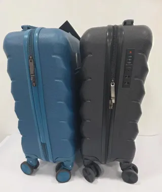 Maletas de cabina azul y rosa