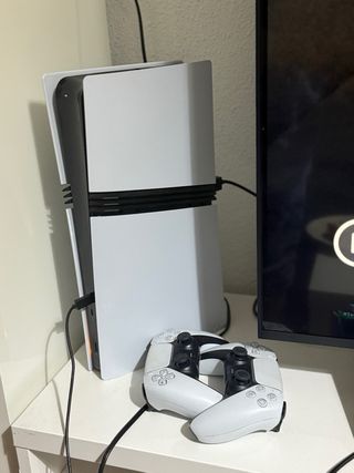 PlayStation 5 Pro + 2 Controller
