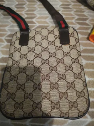 Bolso de hombro Gucci hecho en Italia