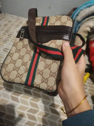 Bolso de hombro Gucci hecho en Italia