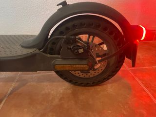 Patinete Xiaomi essential con casco y candado