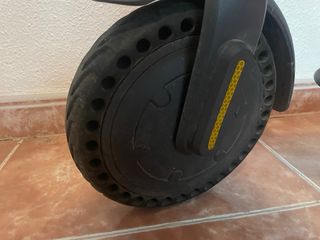 Patinete Xiaomi essential con casco y candado