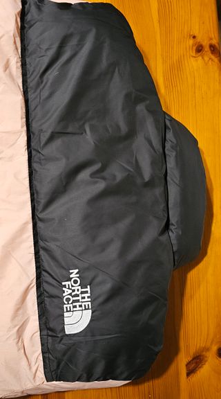 Chaqueta Negra y Rosa