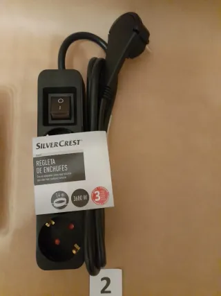 Adaptador, regleta de enchufes.