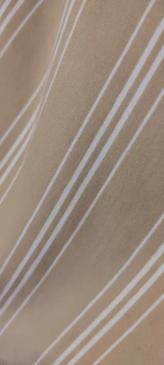 Top escote halter rayas beige y blanco