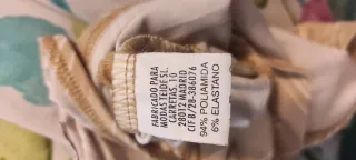 Top escote halter rayas beige y blanco