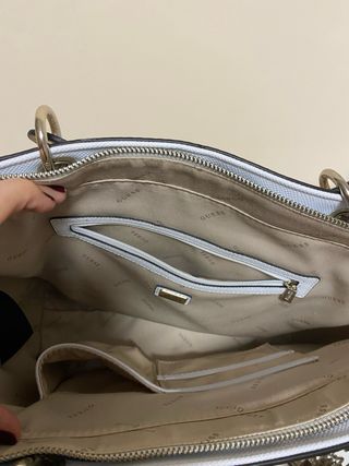 Bolso Guess Blanco y Dorado
