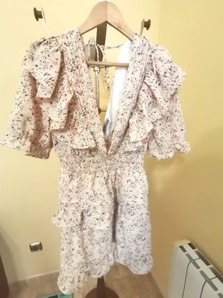 Vestido floral volantes beige