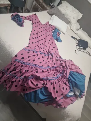 Traje de flamenca rosa lunares negros