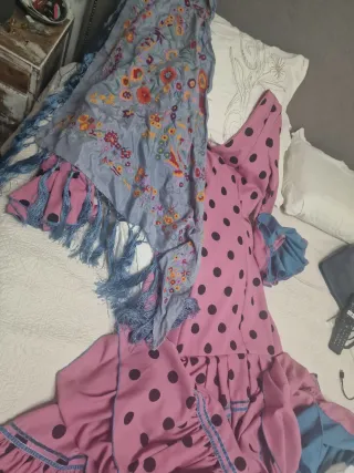 Traje de flamenca rosa lunares negros