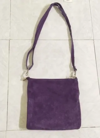 Lote tacones y bolso de terciopelo