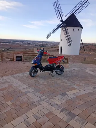 Aprilia RS 50 Replica scooter 1999