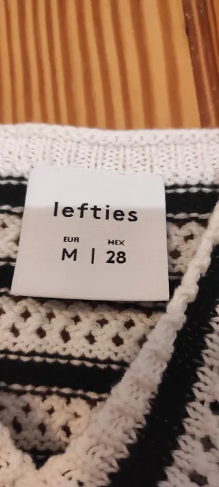 Top Crochet Rayas Blanco y Negro