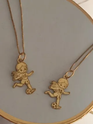 Colgante niña futbolista 16