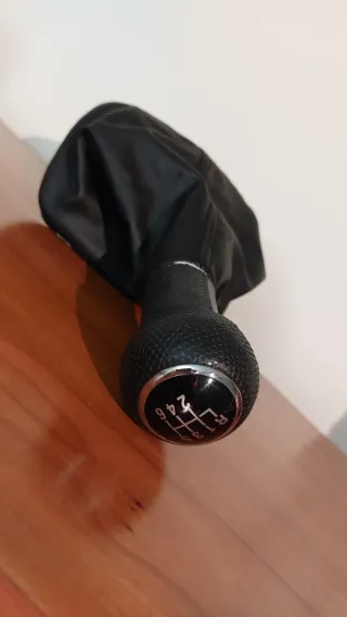 Palanca de cambios con funda negra