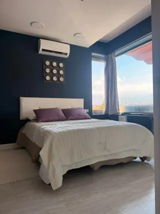 Alquilo excelente habitación en casa estilo piso